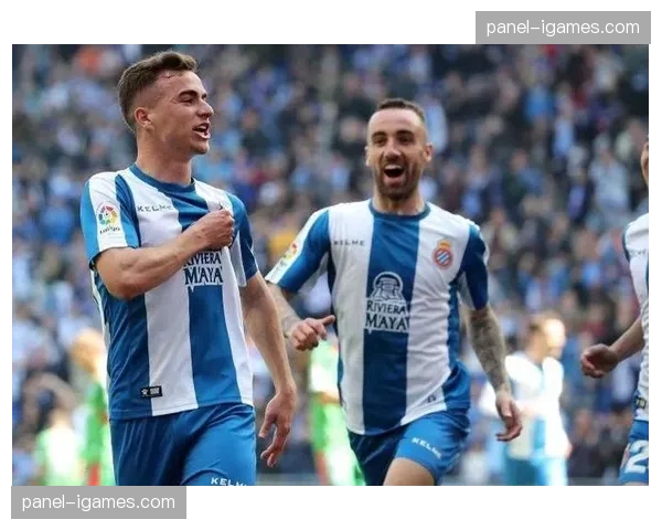 官方：瓦伦西亚与18岁青训天才边锋洛佩斯签下首份职业合同